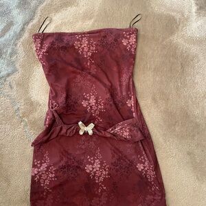 Elegant Floral Strapless Dress with Butterfly Accent